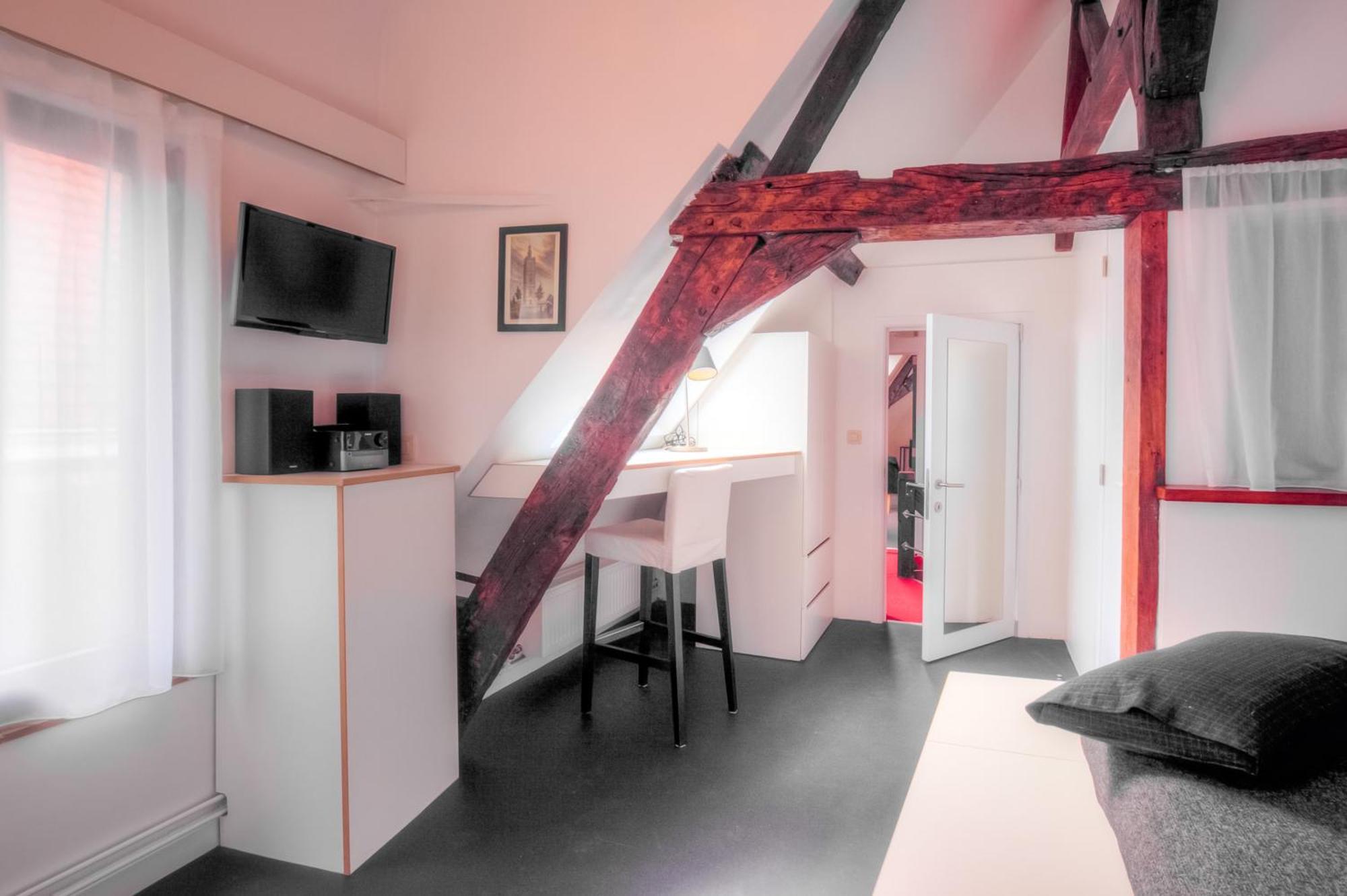 Mons Dragon House Hotel Exterior foto