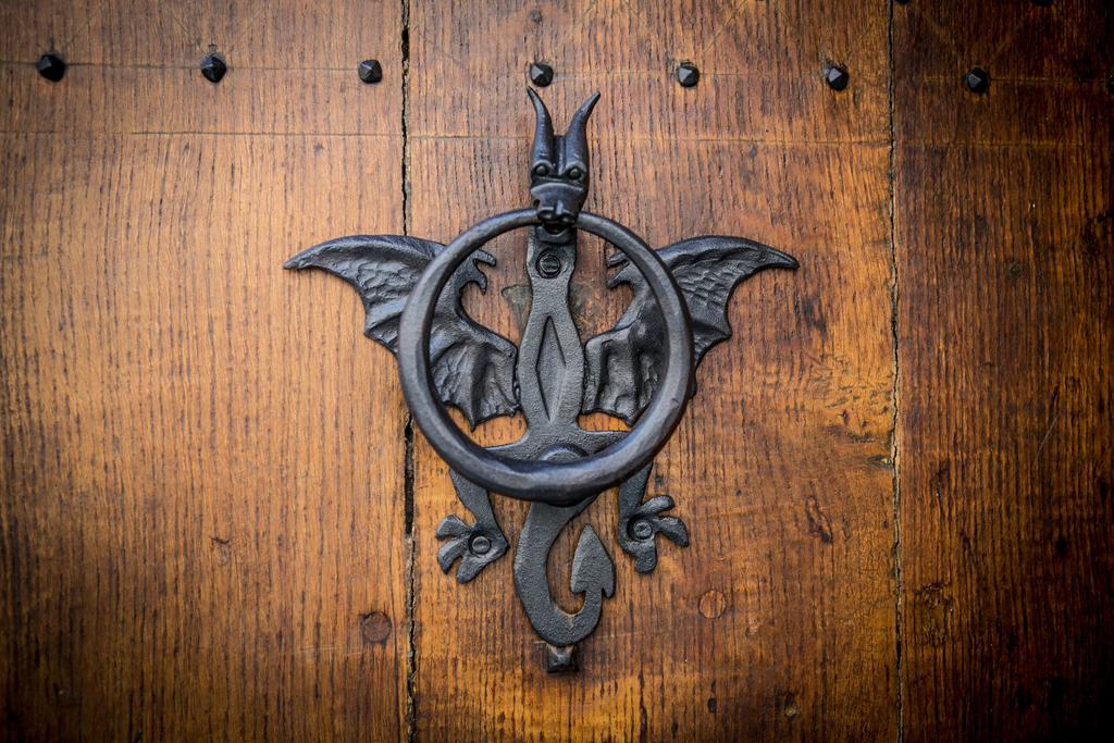 Mons Dragon House Hotel Exterior foto
